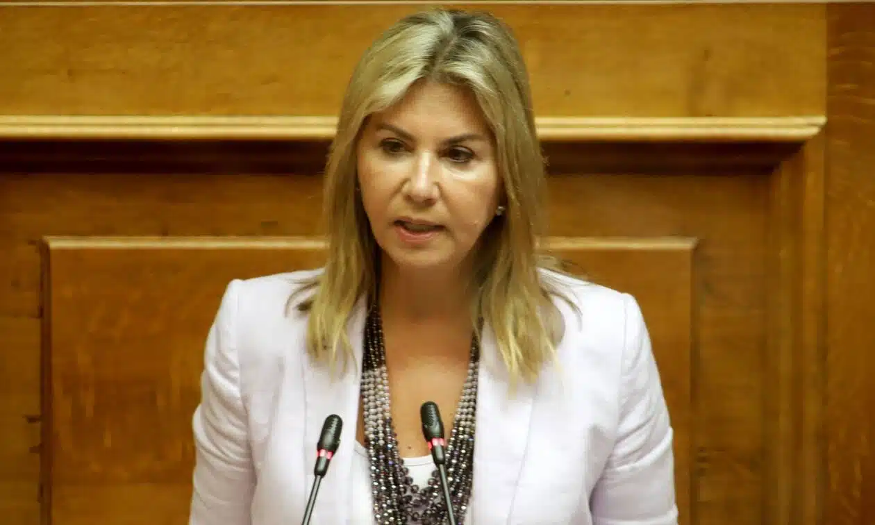 Ζέττα Μακρή – Δέσμευση για Αναδρομική Νομοθετική Ρύθμιση στις Αποσπάσεις Νεοδιόριστων Εκπαιδευτικών