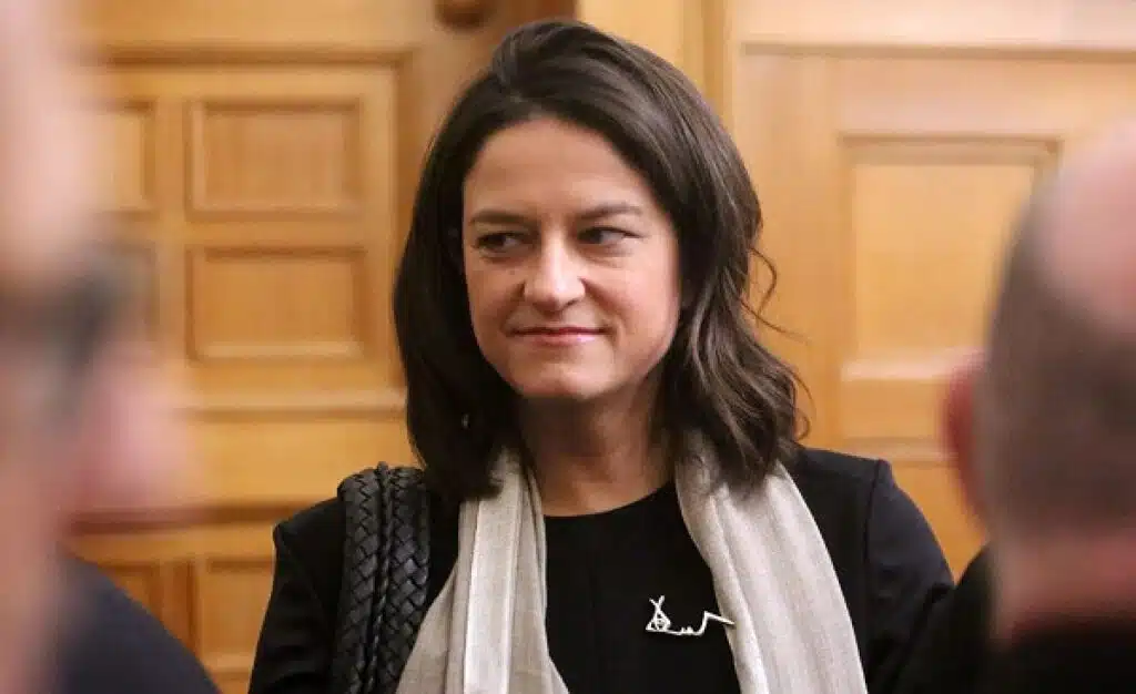 Υπουργείο Παιδείας: Στο μικροσκόπιο της Ευρωπαϊκής Εισαγγελίας οι «χρυσές» προμήθειες 150 εκατ. ευρώ επί Κεραμέως 1 κερ E-wall