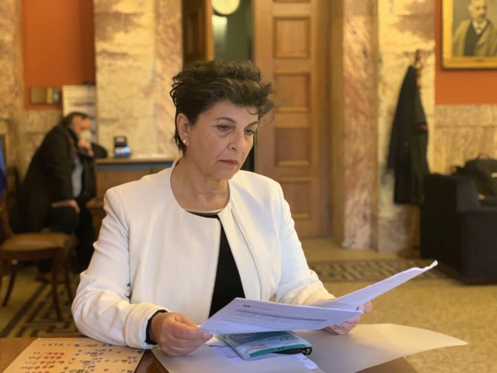 Κ. Μάλαμα : Το Υπουργείο Παιδείας να διορθώσει άμεσα τις δυσλειτουργίες του συστήματος “Έπαφος”. Σε αναστάτωση η εκπαιδευτική κοινότητα της Αφύτου 14 1 E-wall