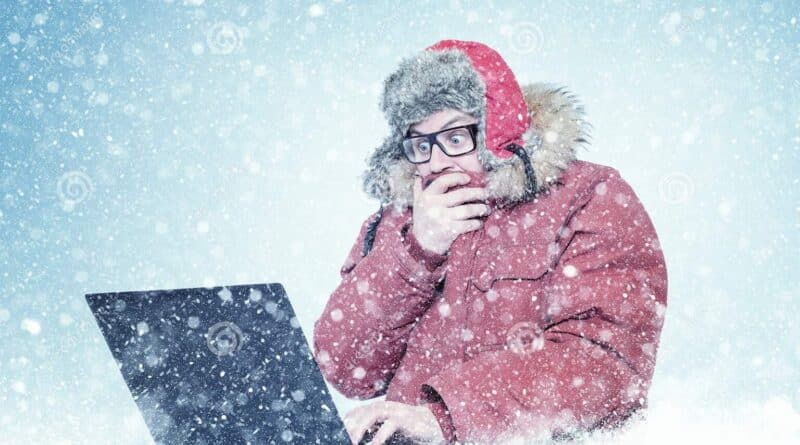 frozen man red winter clothes glasses working laptop snow cold frost blizzard computer 132909184 1536x1039 1 Ένα project φτιαγμένο από εκπαιδευτικούς