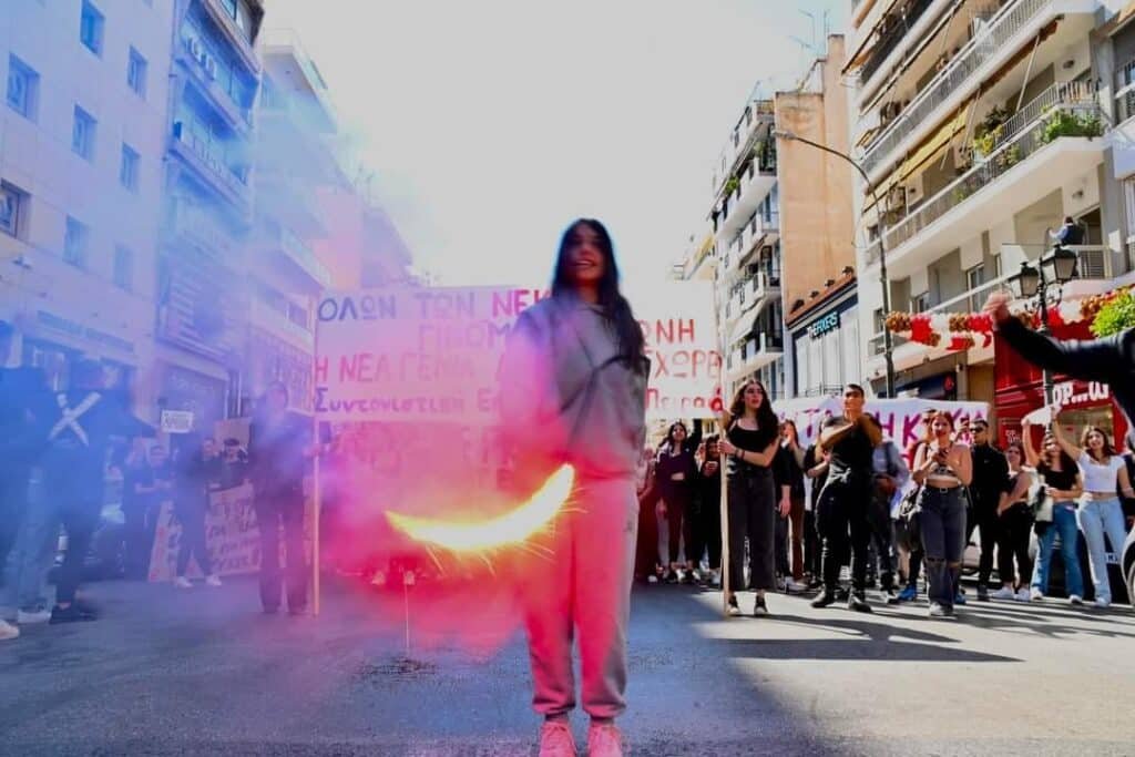 Αυτή τη φορά θα κάνουμε ό,τι μπορούμε για να φτάσεις-Αύριο κλείνουμε τα πάντα-Βγαίνουμε στους Δρόμους (Φώτο-Συνθήματα-Πανό) 3 kemmos E-wall