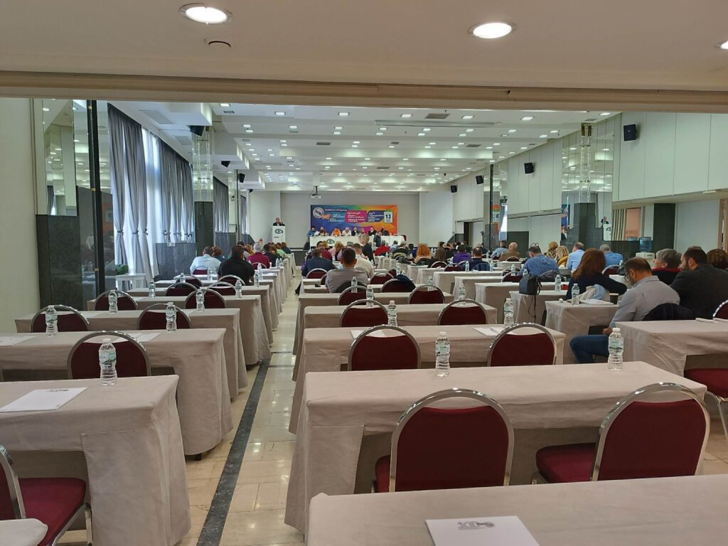 Live από την ολομέλεια Προέδρων συλλόγων εκπαιδευτικών στη Θεσσαλονίκη - Βίντεο τοποθετήσεων 14 τελικο E-wall