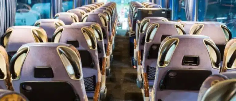 Εκπτώσεις σε ακτοπλοϊκά και αεροπορικά εισιτήρια για αναπληρωτές εκπαιδευτικούς το σχολικό έτος 2025–2026