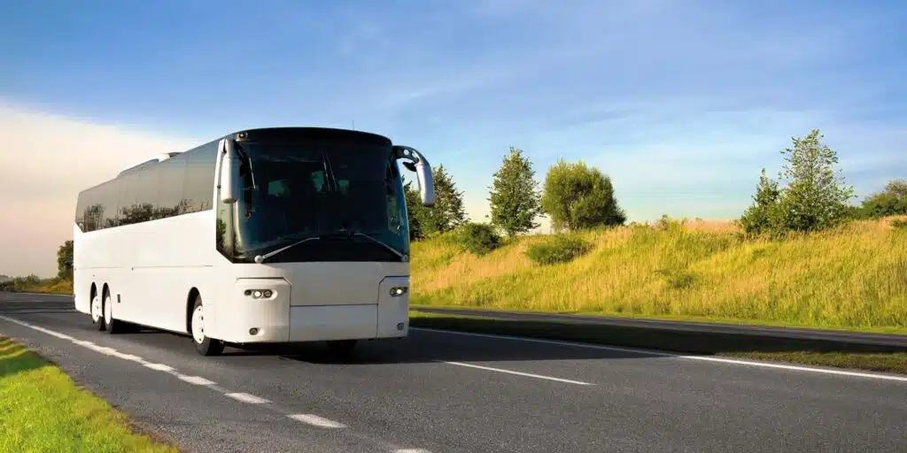 Διευκόλυνση μετακίνησης εκπαιδευτικών και μελών ΕΕΠ/ΕΒΠ σε απομακρυσμένες νησιωτικές περιοχές 3 o tour bus facebook E-wall