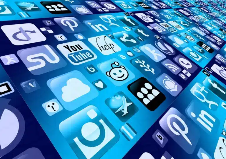 «Ναυάγησε» το γαλλικό μοντέλο για τα social media κάτω των 15 – Τι γίνεται με το ελληνικό Kids Wallet