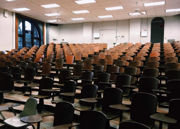 Καθημερινή Ηλεκτρονική Ενημέρωση για την Εκπαίδευση 15 Αττική: Νέα ψηφιακή «ένεση» 8,09 εκατ. ευρώ στα σχολεία – 549 εργαστήρια Πληροφορικής και VR