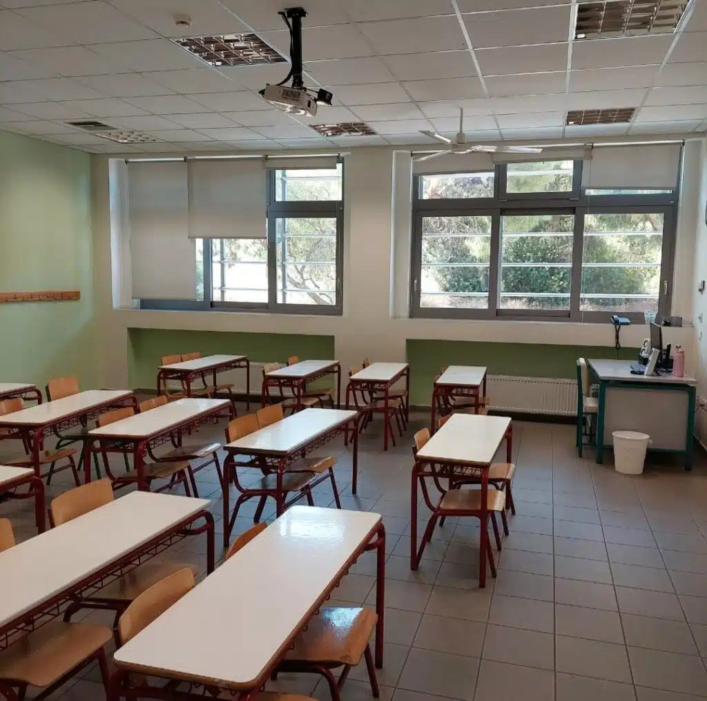 Διεθνές Απολυτήριο: Καθορίστηκε η κατανομή μαθημάτων για Α’ και Β’ ανάθεση – Τι προβλέπει η απόφαση για τα Λύκεια 17 σχολειο