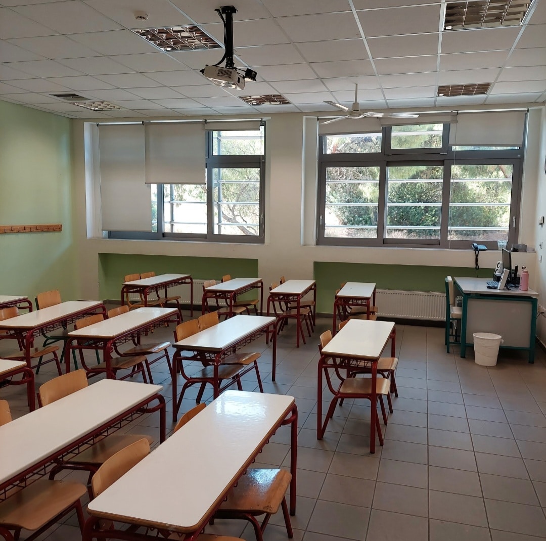Αν το υπουργείο Παιδείας ήταν μαθητής στη Λέσβο… θα έμενε στην ίδια τάξη λόγω απουσιών