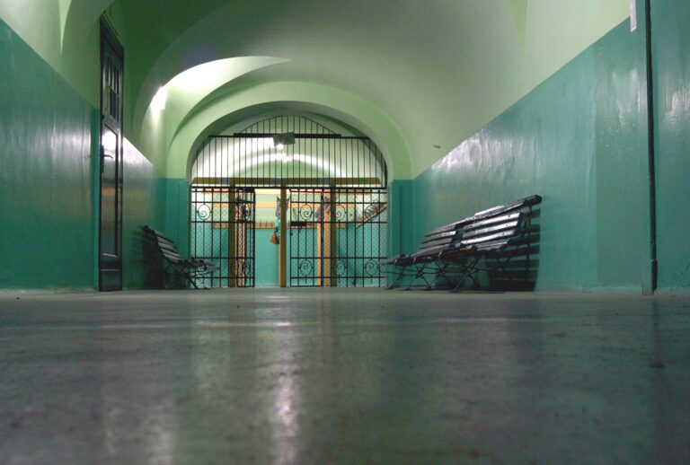 ΟΛΜΕ - ΠΡΟΚΗΡΥΞΗ ΣΤΑΣΕΩΝ ΓΙΑ ΤΙΣ ΥΠΟΧΡΕΩΤΙΚΕΣ ΥΠΕΡΩΡΙΕΣ 18 Εφηβικό Πανεπιστήμιο: μια καινοτομία που πραγματικά αξίζει να στηρίξουμε