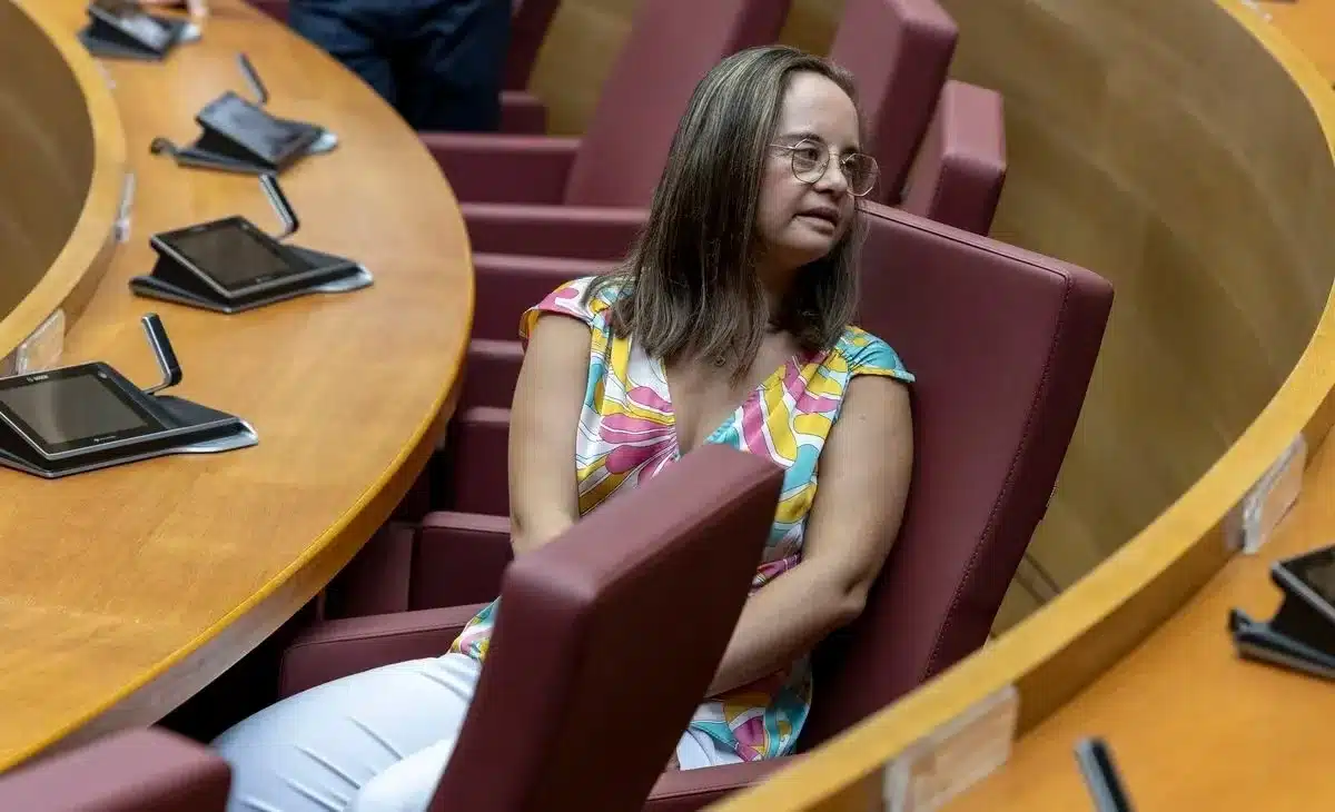 Ισπανία: Πρώτη βουλευτής με σύνδρομο down στην ιστορία της χώρας – Η εκλογή της Γκαλθεράν / Μια σημαντική κατάκτηση για τα άτομα με αναπηρίες