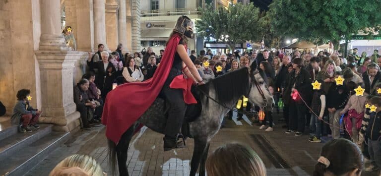 ΣΤ' ΜΙΝΙ ΦΑΣΗ 16 Εντυπωσίασε η γιορτή των φαναριών στο Ηράκλειο – Αναβίωσε το γερμανικό έθιμο του Αγίου Μαρτίνου