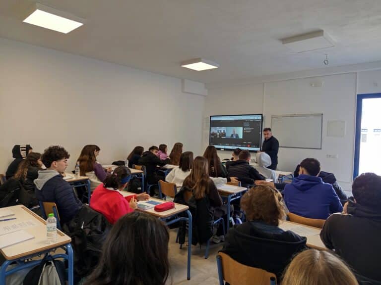 6 ΕΠΑΛ Μυκόνου: Καινοτομία, Δημιουργία και Κοινωνική Ευαισθησία σε Δράση