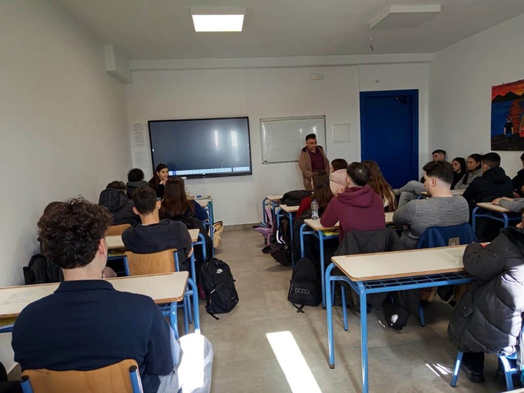 ΕΠΑΛ Μυκόνου: Καινοτομία, Δημιουργία και Κοινωνική Ευαισθησία σε Δράση 3 εικόνα Viber 2026 02 12 12 01 24 435 E-wall